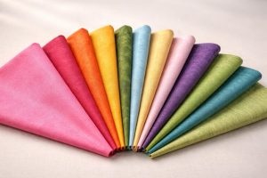 tissus-couleurs-vibrantes-motifs-textures